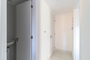 Image 31 - 923908