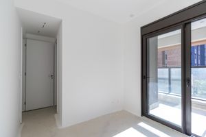 Image 24 - 923908