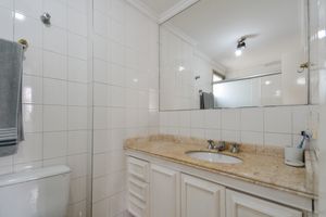 Image 11 - 923912