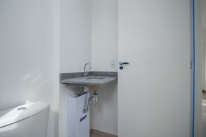 Image 10 - 923915