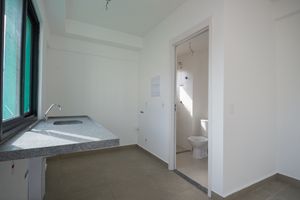 Image 3 - 923915