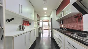 Image 25 - 923916
