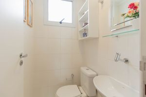Image 7 - 923918