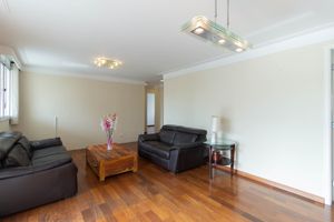 Image 4 - 923918