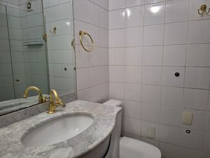 Image 13 - 923920