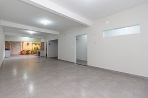 Image 17 - 923923