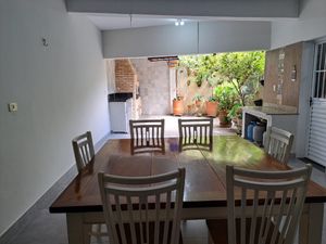 Image 15 - 923923