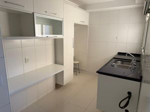 Image 19 - 923924