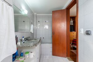 Image 25 - 923928