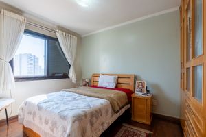 Image 35 - 923928