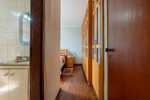 Image 33 - 923928