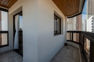 Image 13 - 923928