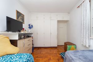 Image 4 - 923929