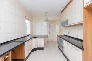 Image 9 - 923931
