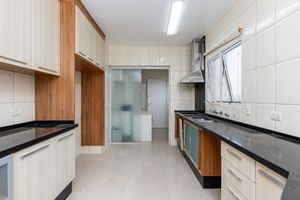 Image 14 - 923931