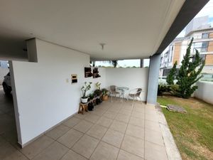 Image 27 - 923935