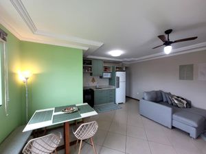 Image 6 - 923935