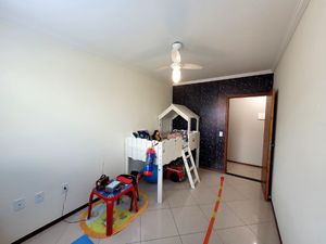 Image 18 - 923935