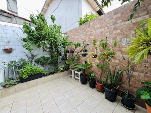 Image 15 - 923939