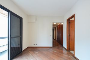 Image 21 - 923942