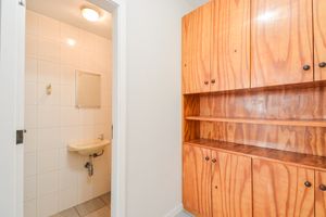Image 36 - 923942