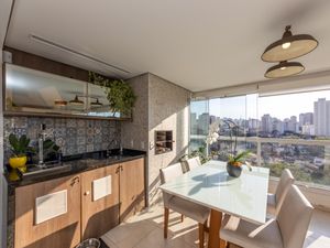 Image 1 - 923948