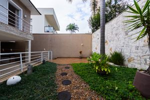Image 32 - 923949