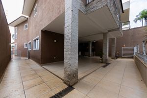 Image 33 - 923949