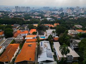 Image 52 - 923949