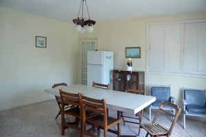 Image 13 - 923951