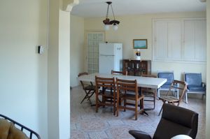 Image 10 - 923951