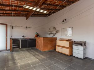 Image 39 - 923957