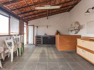 Image 38 - 923957