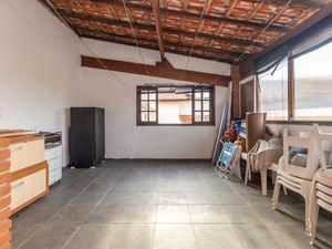 Image 37 - 923957