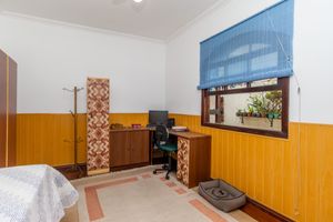 Image 21 - 923957
