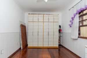 Image 19 - 923957
