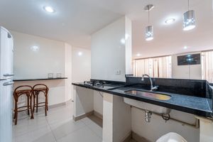 Image 29 - 923958