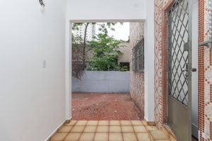 Image 29 - 923965