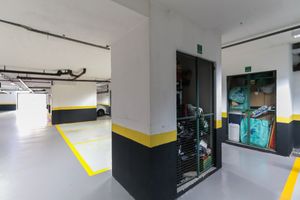 Image 24 - 923966