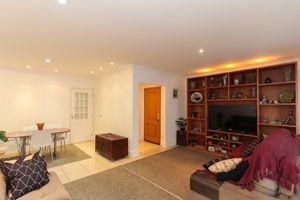 Image 35 - 923966