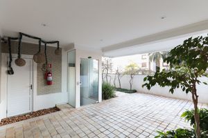 Image 14 - 923966