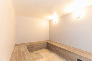 Image 8 - 923966