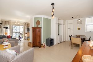 Image 4 - 923970