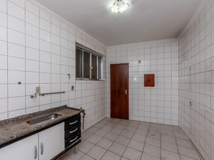 Image 8 - 923975