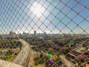Image 9 - 923975