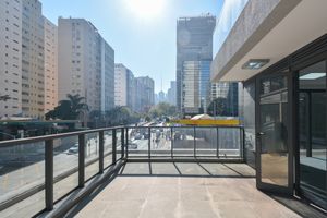 Image 1 - 923976