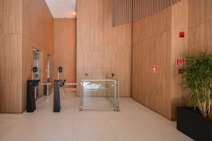 Image 27 - 923976