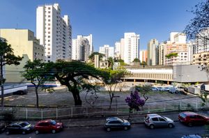 Image 19 - 923982