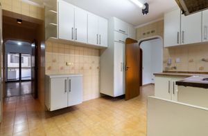 Image 32 - 923982