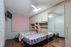 Image 31 - 923984
